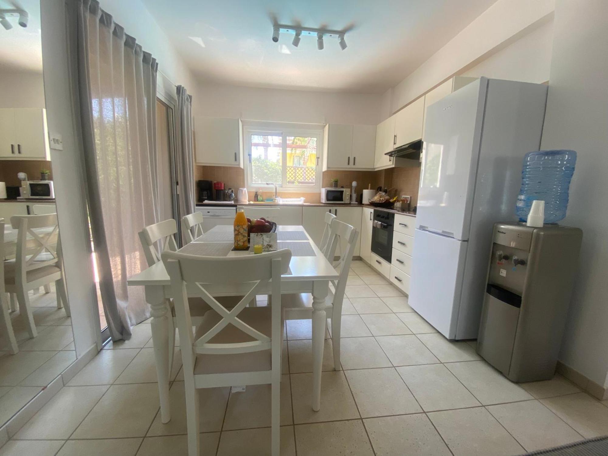 Buenovilla Elsa * Agia Napa
