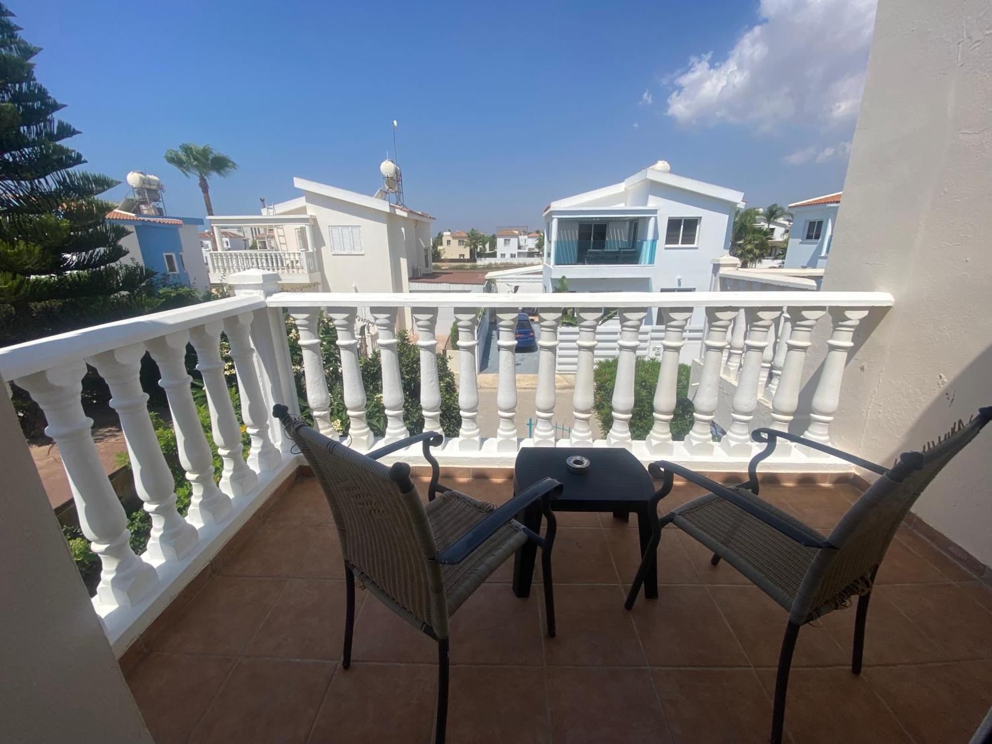Buenovilla Elsa * Agia Napa